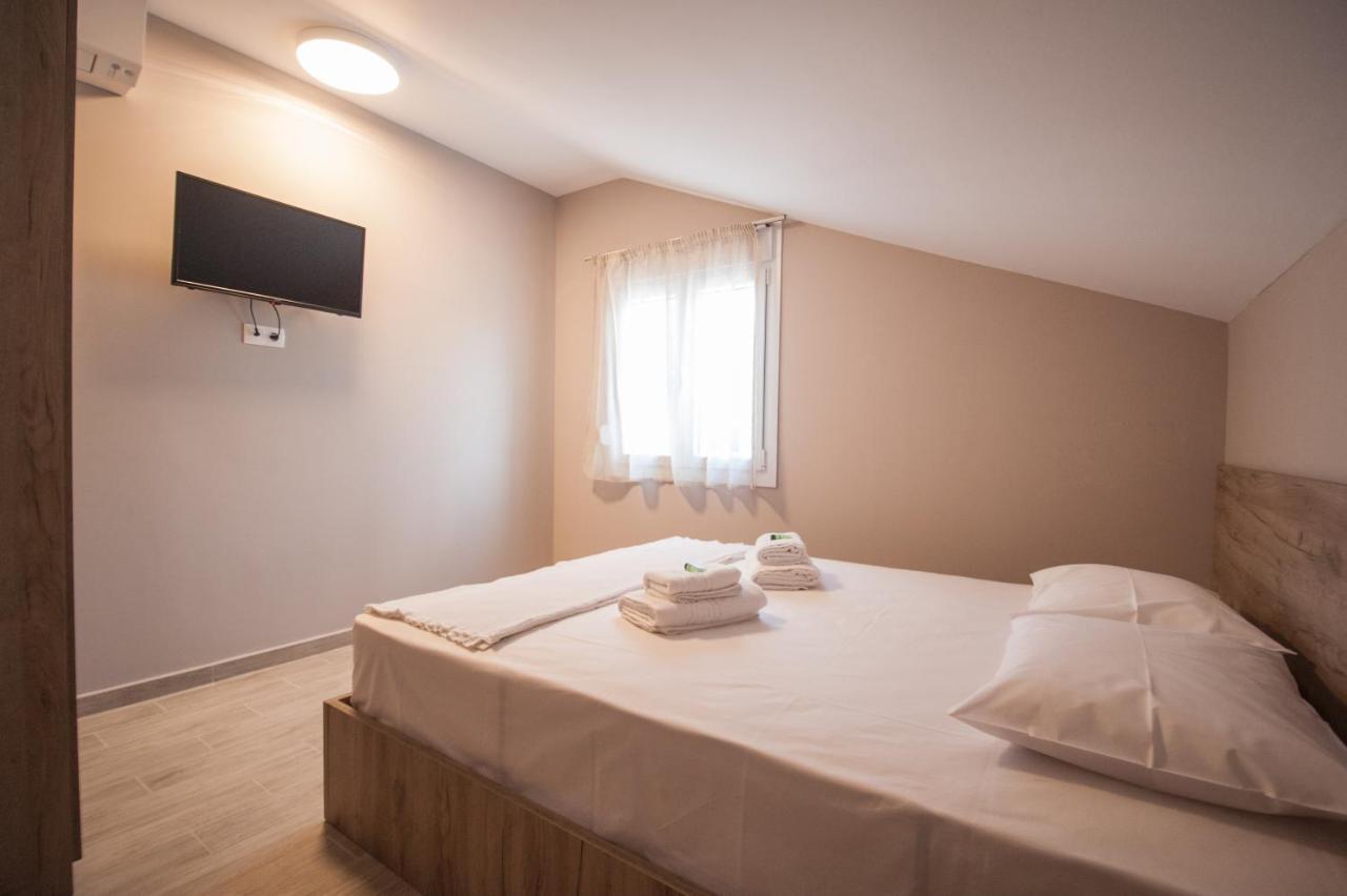 Niki'S Apartments Peraía 外观 照片